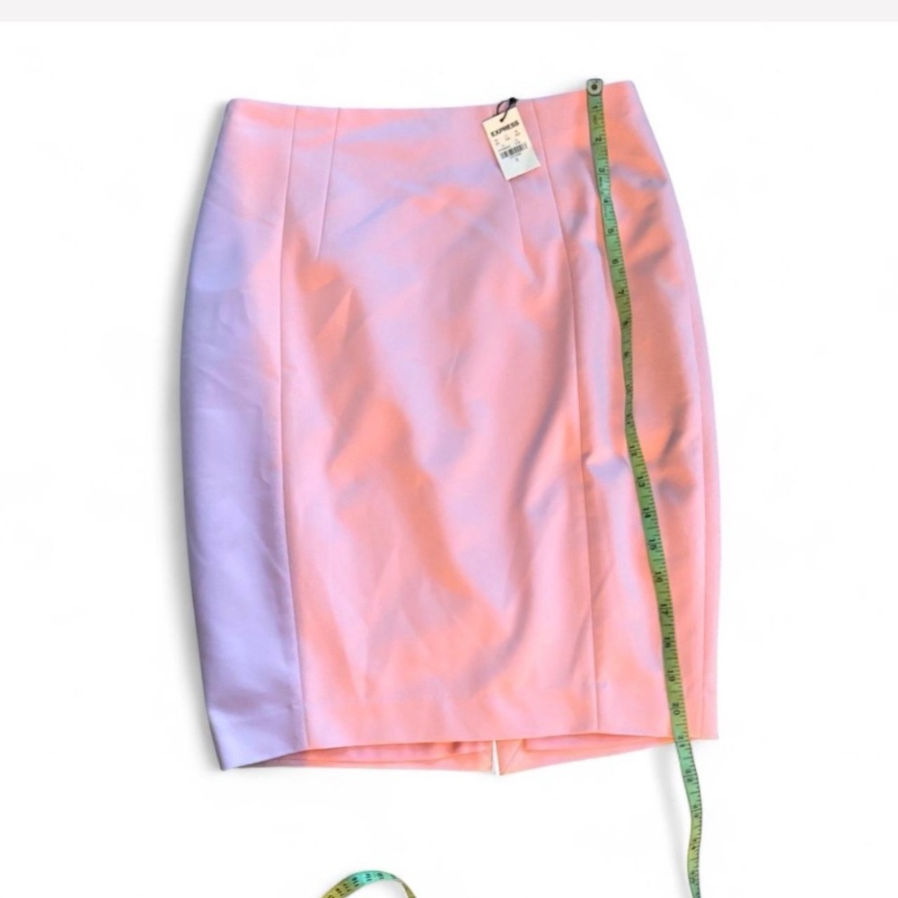 Express NWT Women's Pink Knee Length Skirt - Lined, with Slit in back - Picture 7 of 9